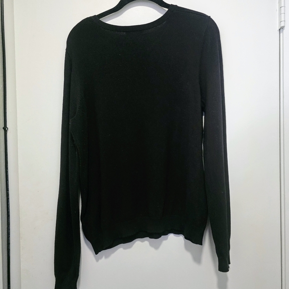 Classic Black Long Sleeve Sweater- Size Medium - Picture 6 of 6